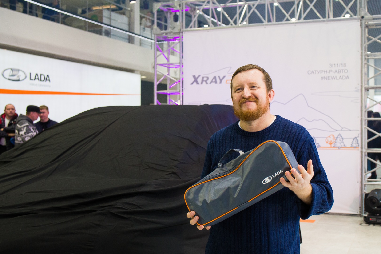 LADA XRAY CROSS - фотоотчет с презентации Сатурн-Р-АВТО
