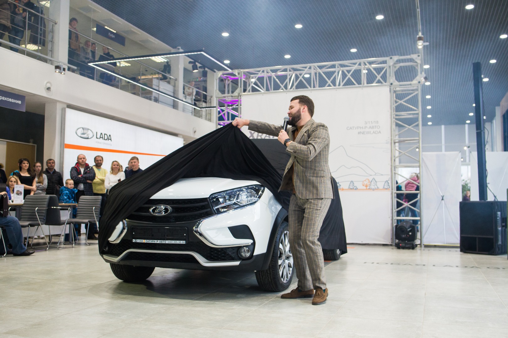 LADA XRAY CROSS - фотоотчет с презентации Сатурн-Р-АВТО