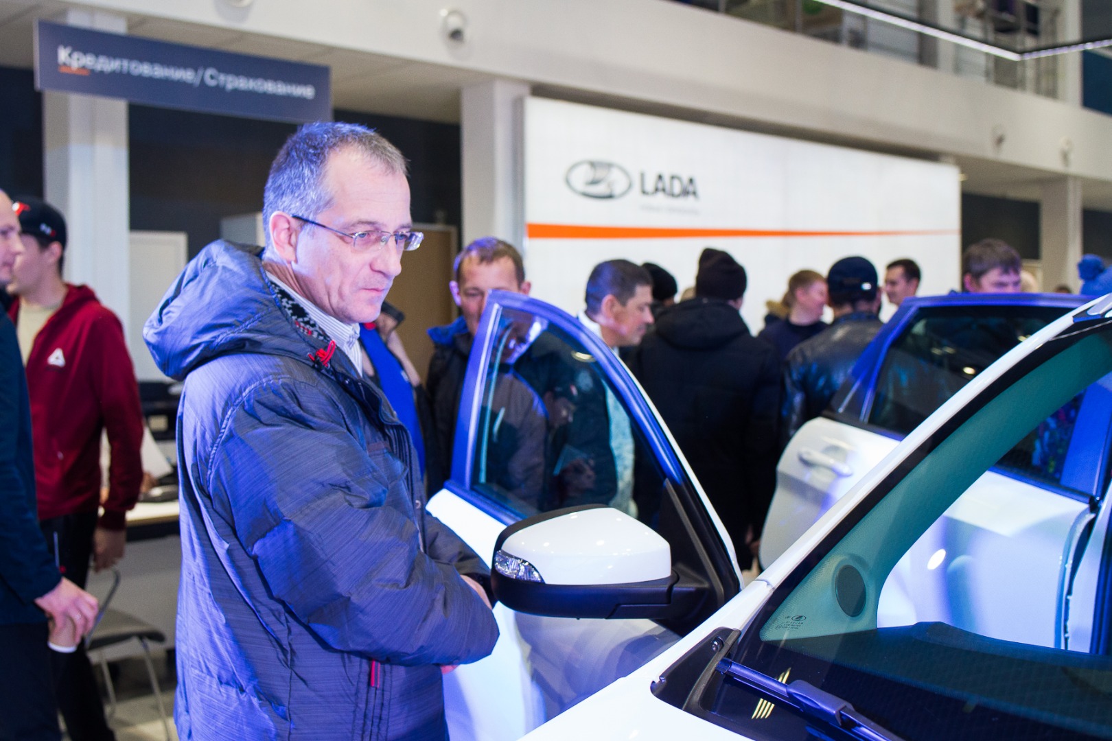 LADA XRAY CROSS - фотоотчет с презентации Сатурн-Р-АВТО