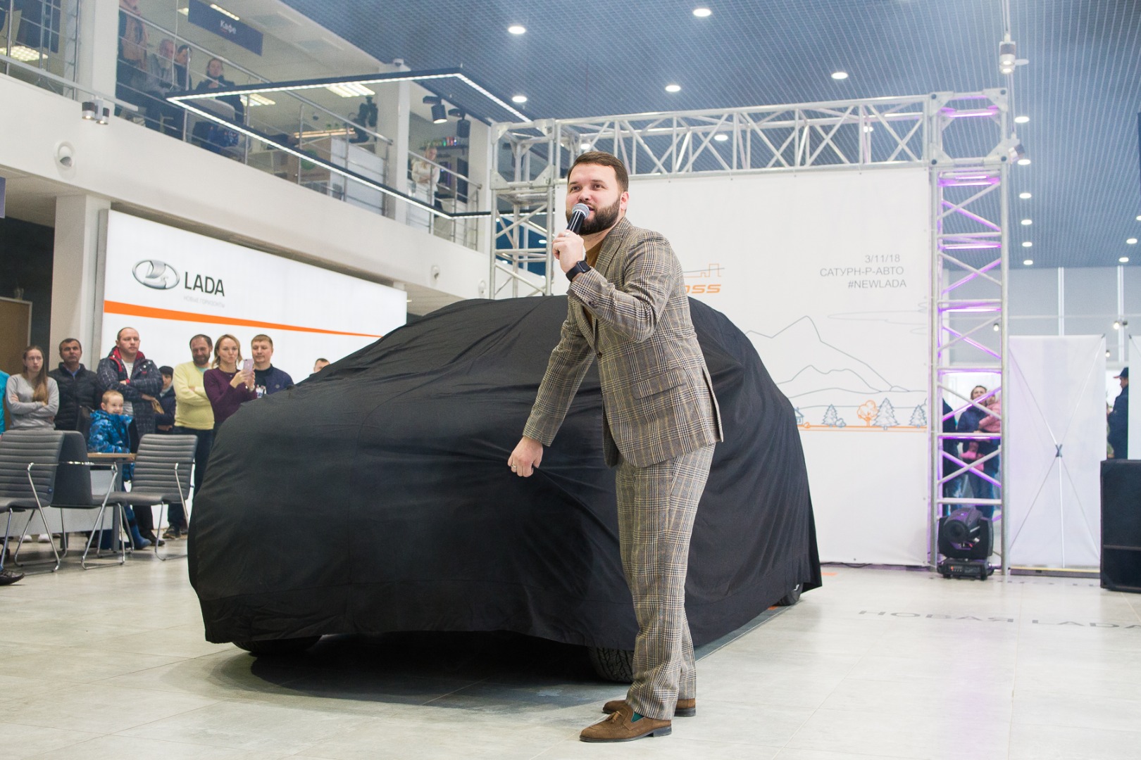 LADA XRAY CROSS - фотоотчет с презентации Сатурн-Р-АВТО